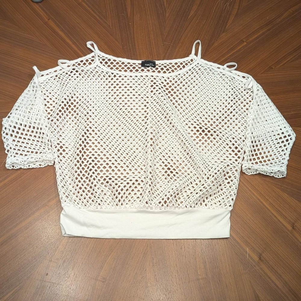 Rue21 Crop Top Womens White Excellent Cold Shoulder Fishnet Mesh Athleisure